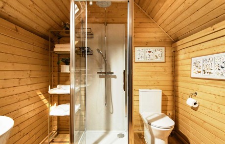 Goldcrest Lodge Bathroom